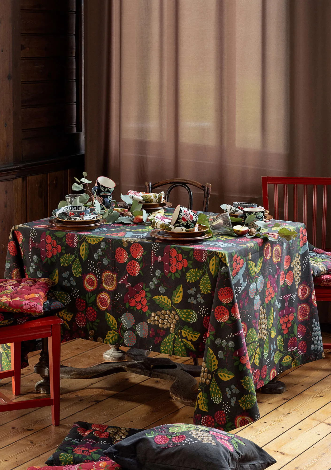 Gudrun Sjödén Duk "Fruits" i ekologisk bomull Mörkaskgrå Fashion