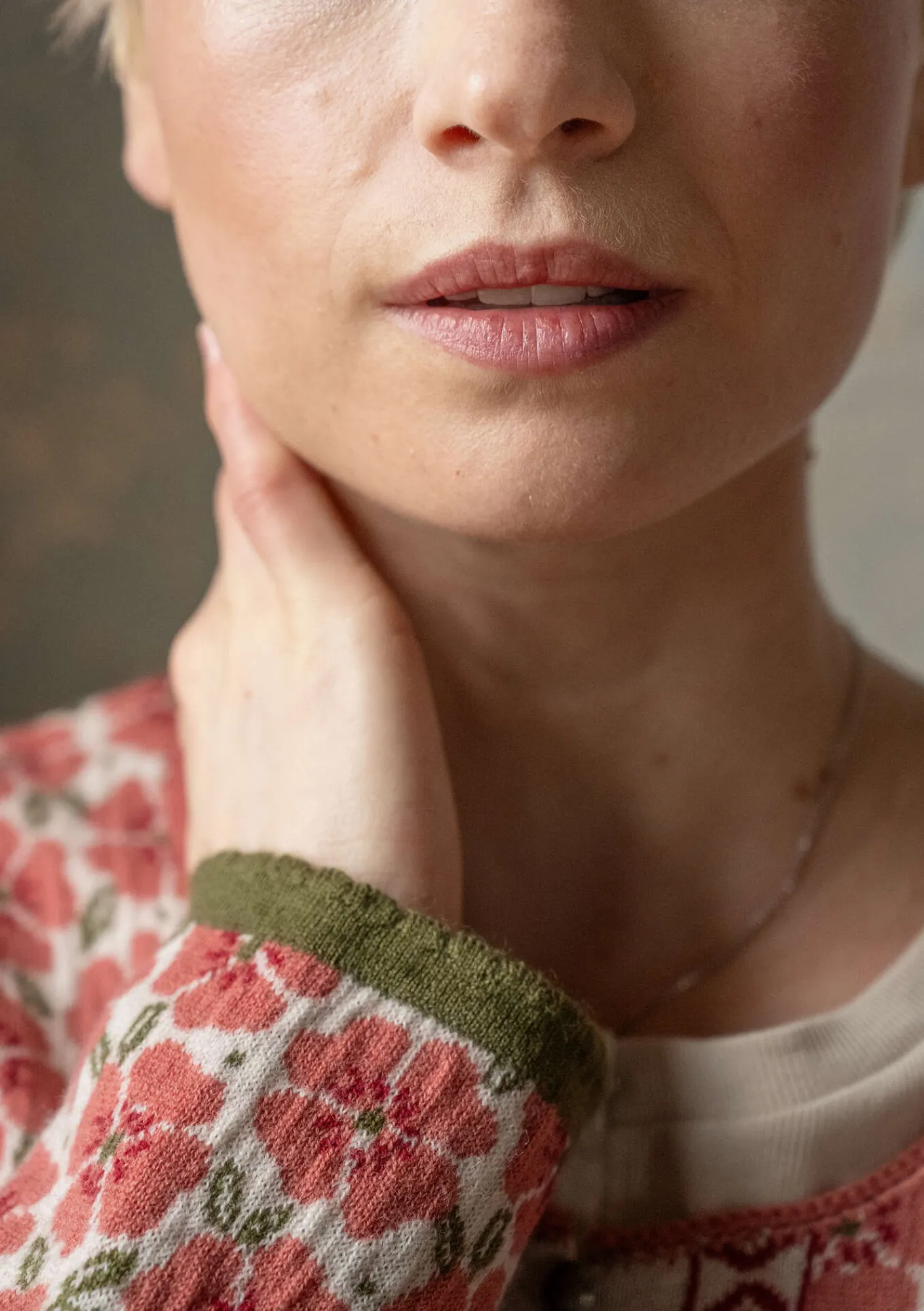 Gudrun Sjödén Kofta "Anemone" i ekologisk ull Mörklilja Discount
