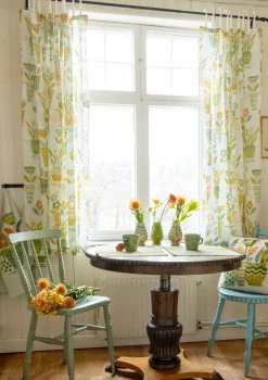 Gudrun Sjödén Kort gardin "Flower pots" i ekologisk bomull Bladgrönt Best