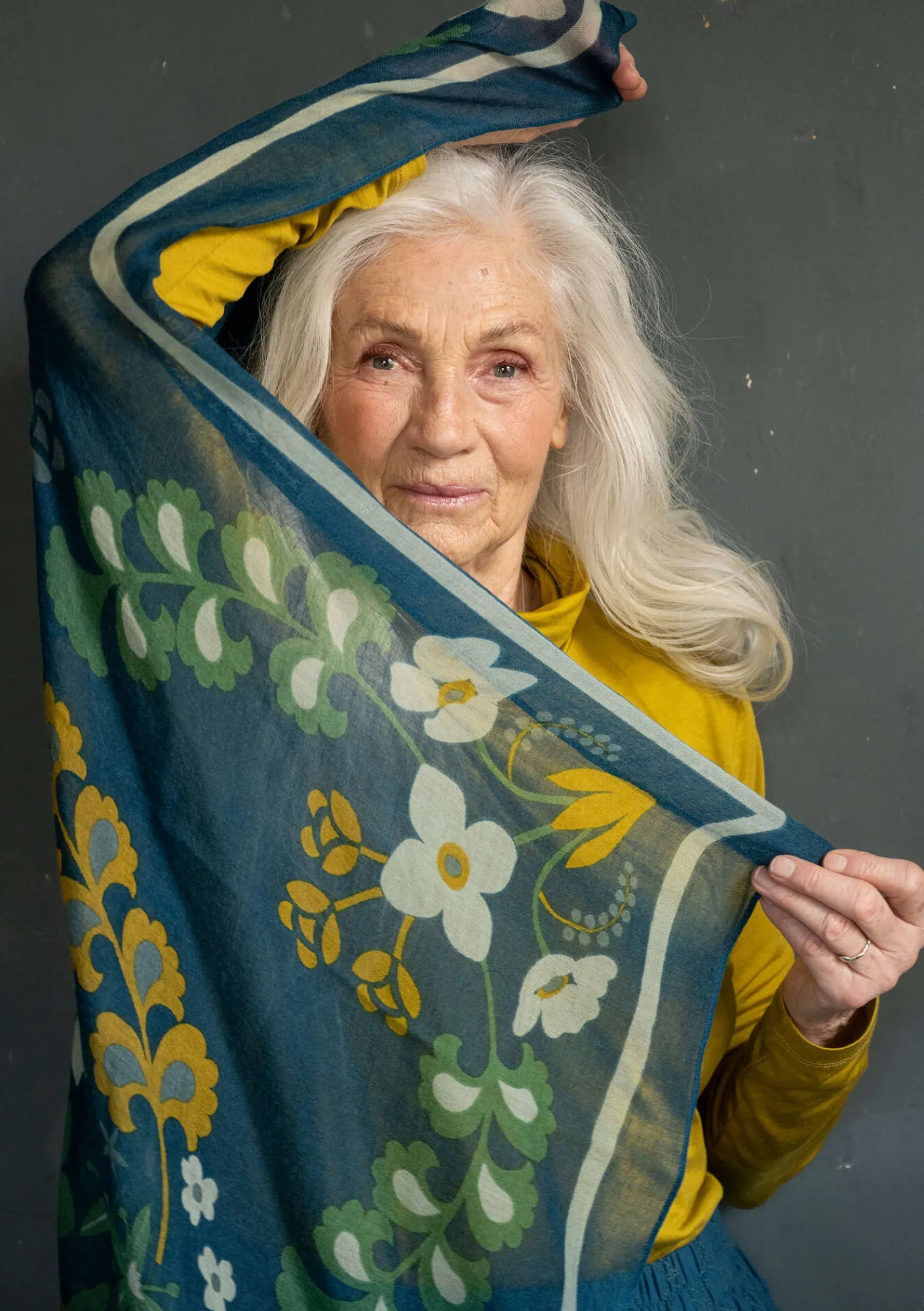 Gudrun Sjödén Sjal "Katla" i ull Mörkpetrol Outlet