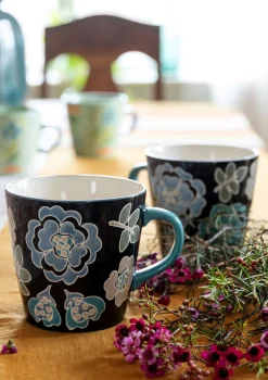 Gudrun Sjödén Temugg "Wild rose" i keramik Mörkaskgrå Hot