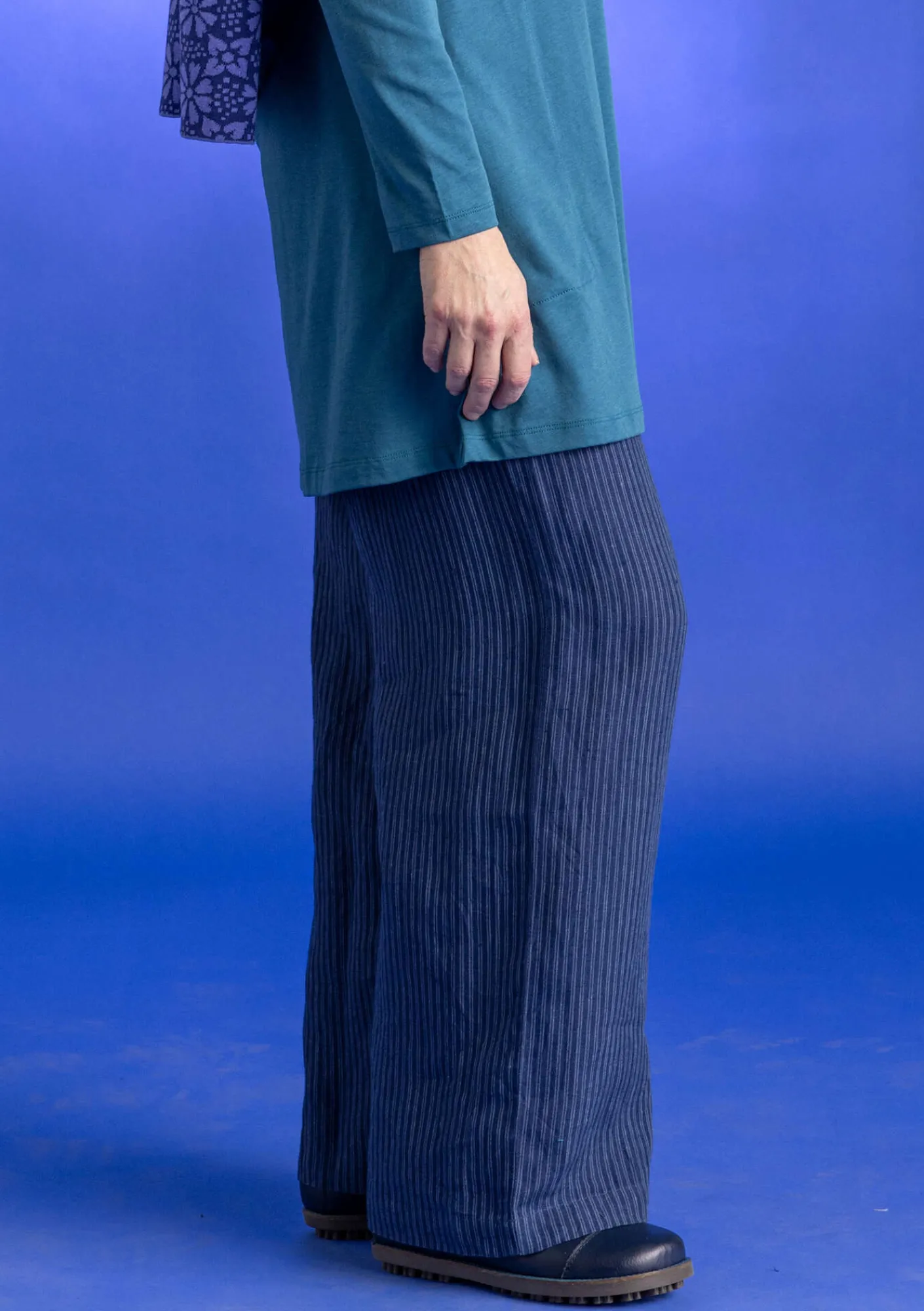 Gudrun Sjödén Vävd byxa ”Asta” i lin Indigo/randig Fashion