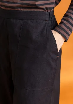 Gudrun Sjödén Vävd twillbyxa i ekologisk bomull Svart Fashion